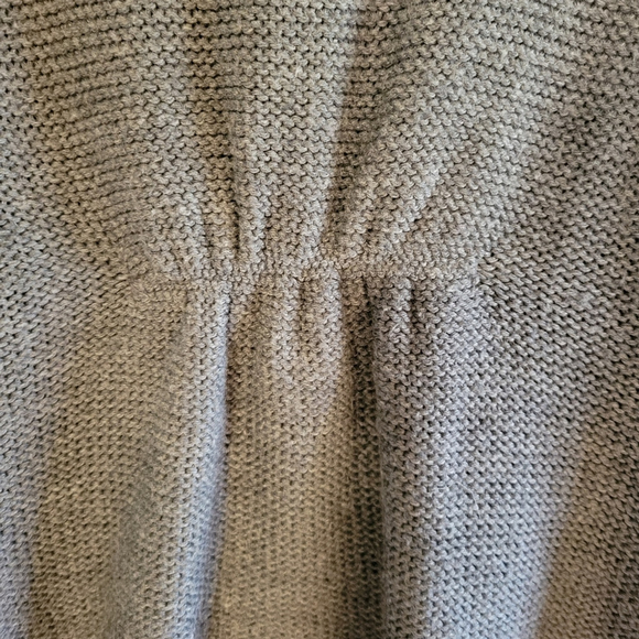 It's Our Time Grey Short Sleeve Sweater Medium - Picture 3 of 6